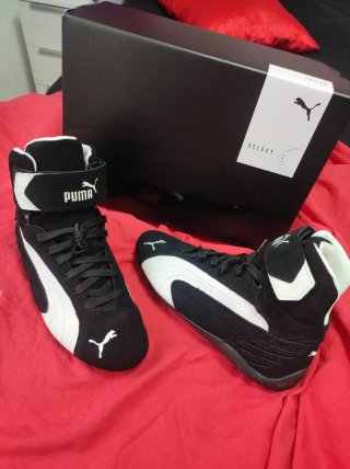 Zapatillas Puma Negras y Blancas