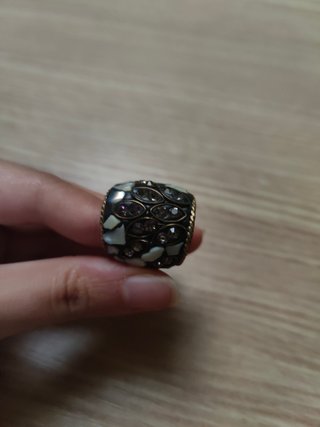 Anillo ancho con estilo bronce antiguo con nácar