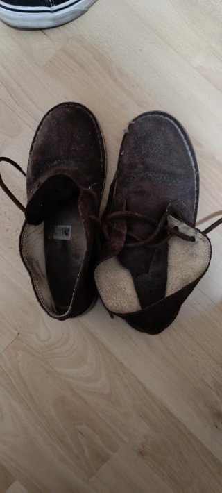 Zapatos tipo botín marrones