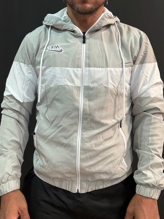 Chaqueta Nike Gris y Blanca