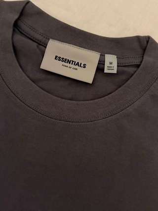 Camiseta Essentials Gris Talla M