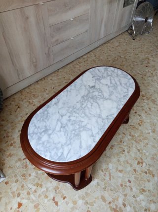 Mesa de centro de madera y mármol