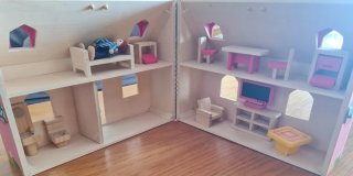 Casa de Muñecas de Madera con Muebles