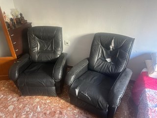 Set de 2 Sillones con Reposapiés