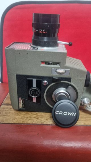 Cinepresa Vintage Crown 8 EZS Zoom Reflex