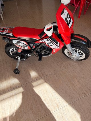 Moto de batería infantil