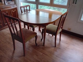 Mesa Redonda Ampliable de Madera con Sillas