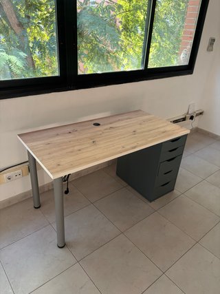Escritorio Ikea con cajonera