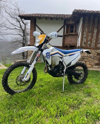 Moto Enduro Husqvarna FE 350 edicion Heritage