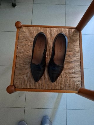 Zapatos de tacón negros Camila's