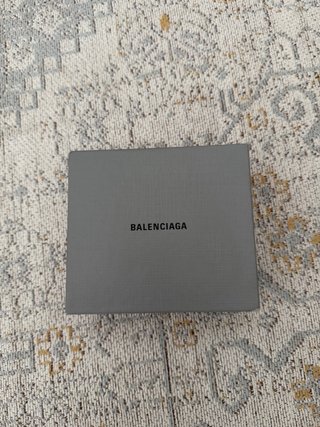 Caja Cuadrada Balenciaga
