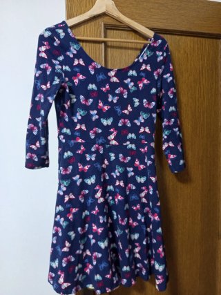 Vestido de manga 3/4 con estampado de mariposas