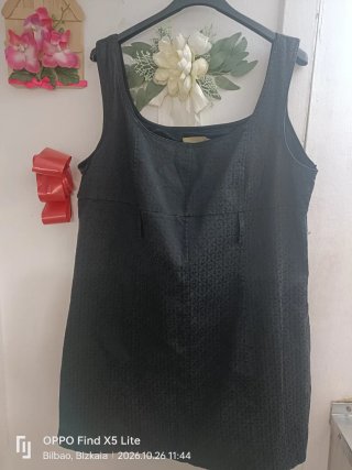 Vestido de tirantes negro