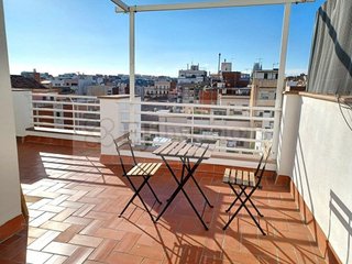 Ático en alquiler en El Camp de l'Arpa del Clot en Barcelona