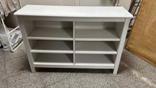 Aparador Ikea de madera blanca