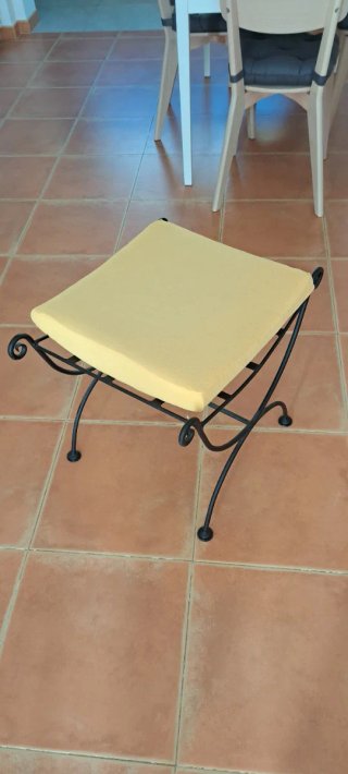Asiento de Metal con Cojín espuma