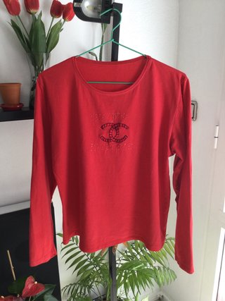Camiseta roja de manga larga