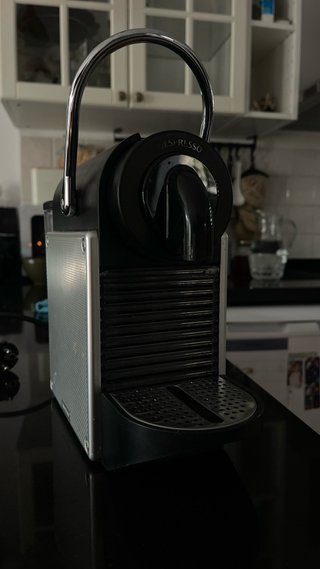 Cafetera Nespresso DeLonghi Pixie