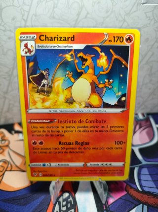 Carta Pokémon Charizard 025/185