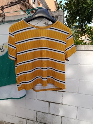 Camiseta de manga corta a rayas