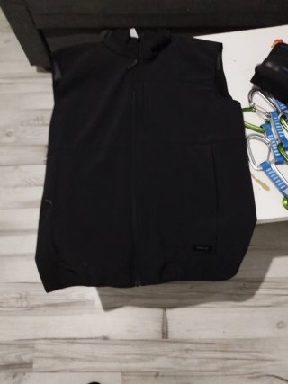 Chaleco Forclaz MT100 Negro Talla XL