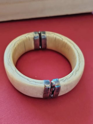 Pulsera Antigua de Plata y Material Marfil