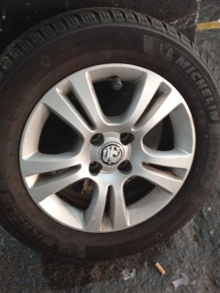 Llantas 4x108 con neumáticos Michelin negociables