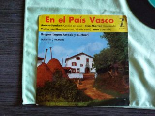 Vinilo En el País Vasco - Lagun-Arteak y Bi-Harri