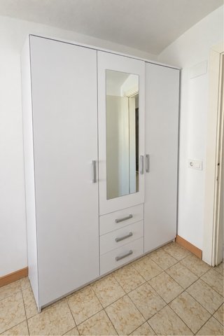 Armario Ropero Blanco de 3 Puertas con Espejo.