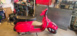 Vespa P200E Roja