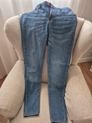 Pantalón vaquero pitillo azul