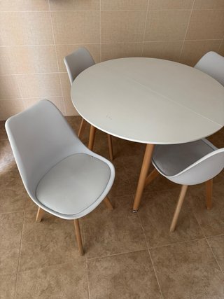 Mesa de cocina redonda blanca