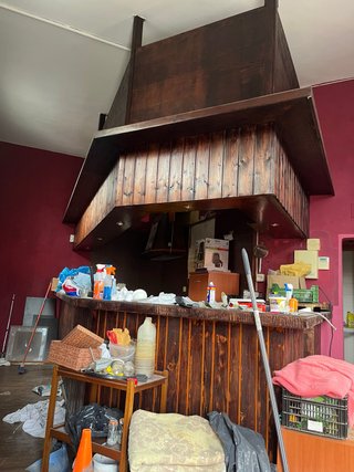 Barra de bar de madera rústica