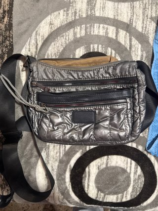 Bolso bandolera acolchado gris