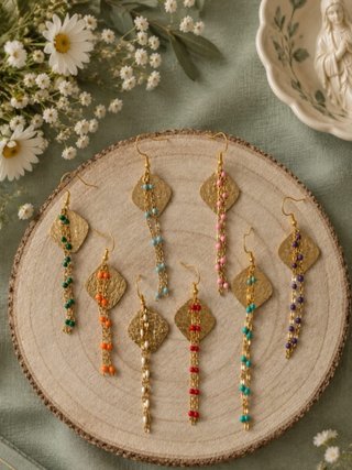Pendientes con Abalorios y Detalle Dorado
