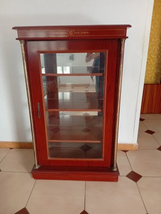 Mueble Vitrina de Madera