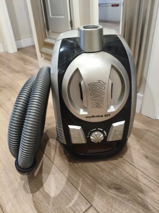 Aspiradora Orbegozo 1800W