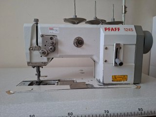 Máquina de coser PFAFF 1245 triple arrastre