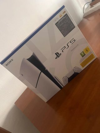 Sony PlayStation 5 (PS5)