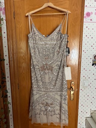 Vestido de fiesta Adrianna Papell con pedrería