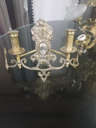 Lámpara de pared antigua de bronce y cristal