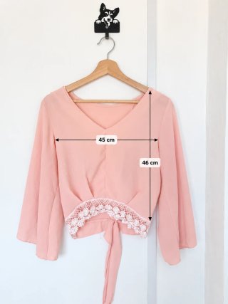 Blusa Rosa con Detalle de Encaje