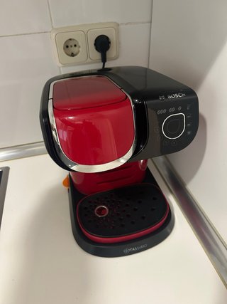 Cafetera Bosch Tassimo Roja