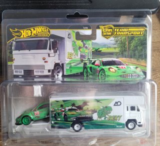 Hot Wheels Team Transport Porsche 911 GT3 REXY