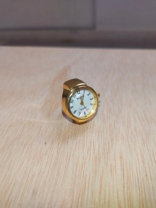 Reloj Anillo Dorado Nuevo