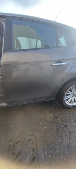 Puerta Trasera Izquierda Fiat Bravo II