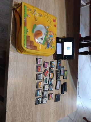 Nintendo 3DS Negra con Funda y 20 Juegos