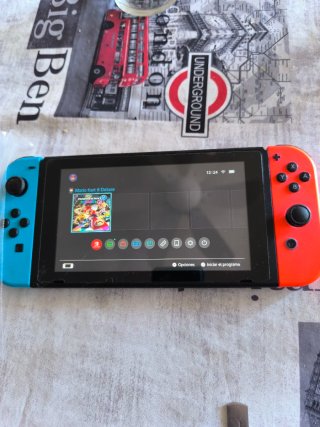 Nintendo Switch Azul y Roja Más Mario cars 8de lux