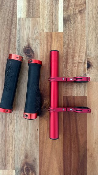 Puños y Soporte para Manillar de Bici