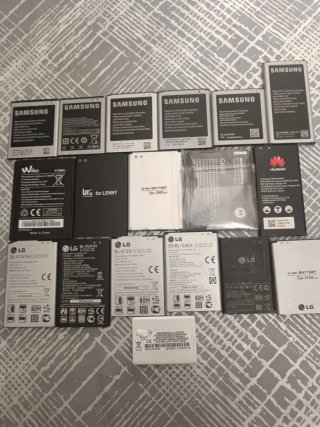 Lote de 18 Baterías para Móviles